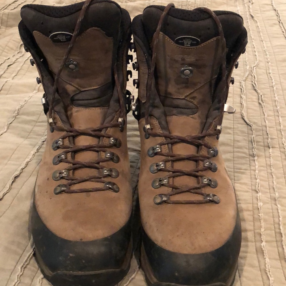 Lowa Tibet hiking boots